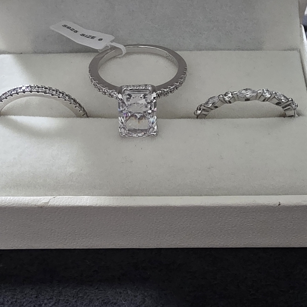 3pc 3.5 Carat  Ring with Round & Marquise Accents Bands